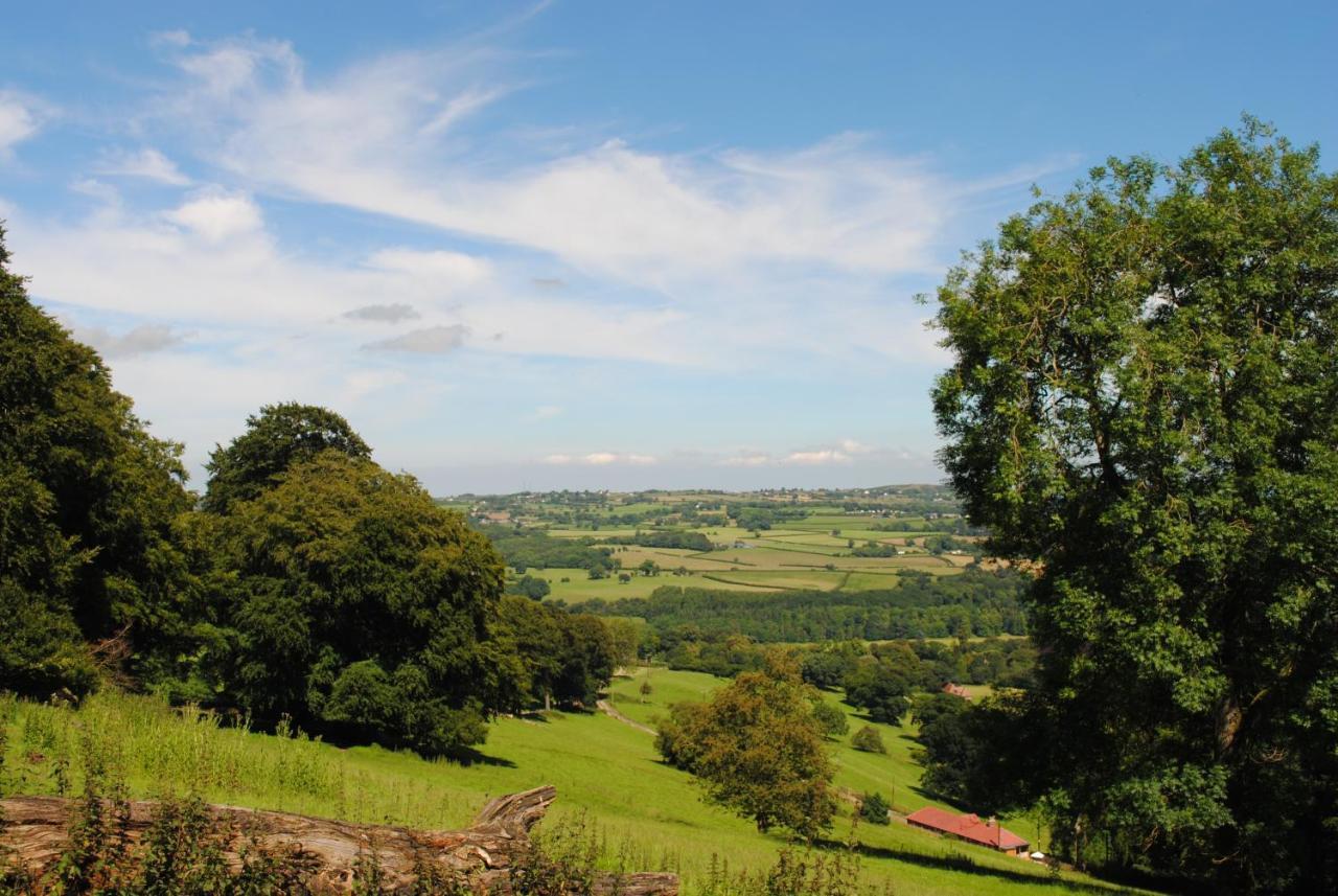 Penbedw Uchaf Estate - Rural Retreats, Tennis Mold Exterior photo