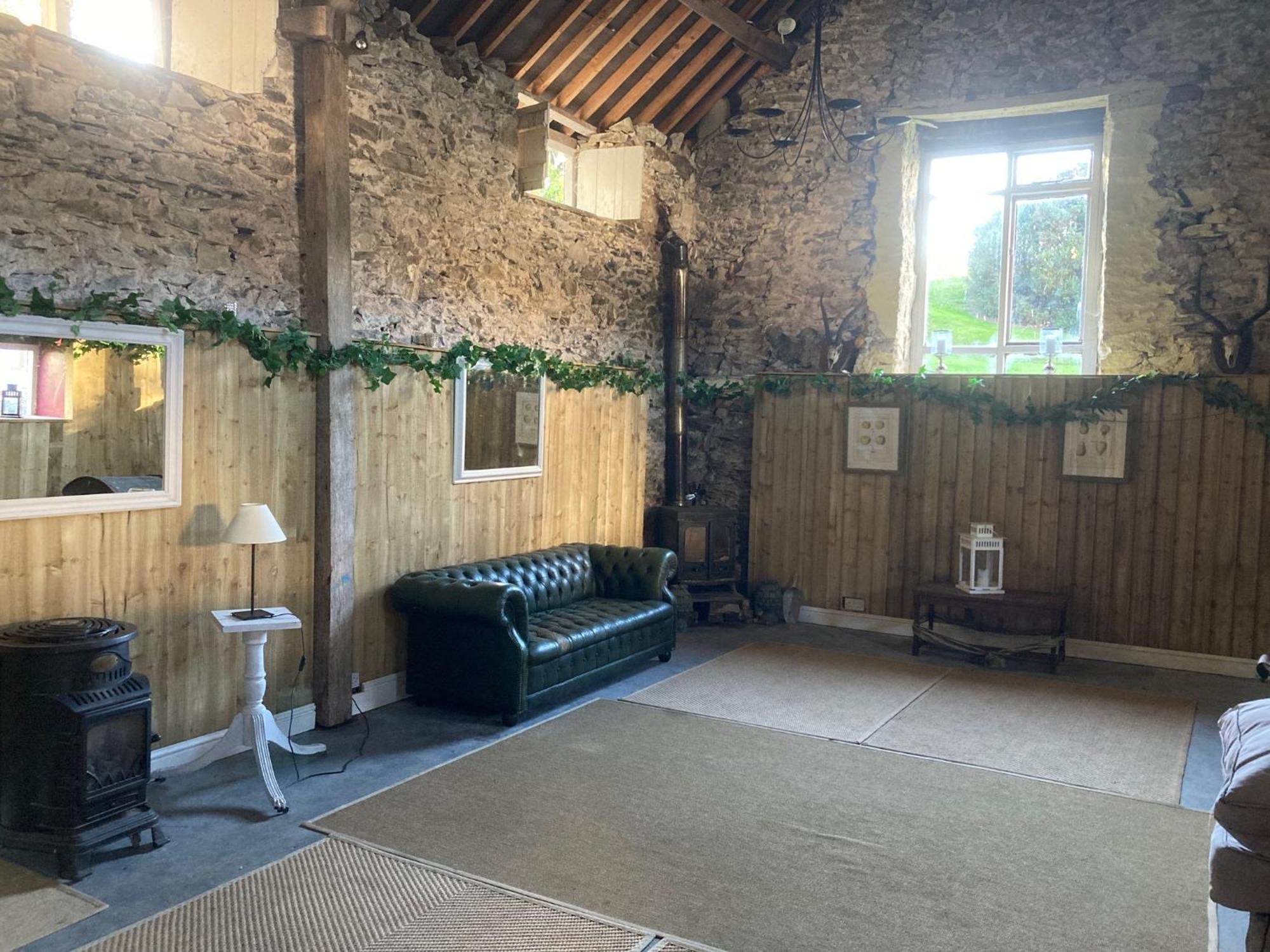 Penbedw Uchaf Estate - Rural Retreats, Tennis Mold Exterior photo